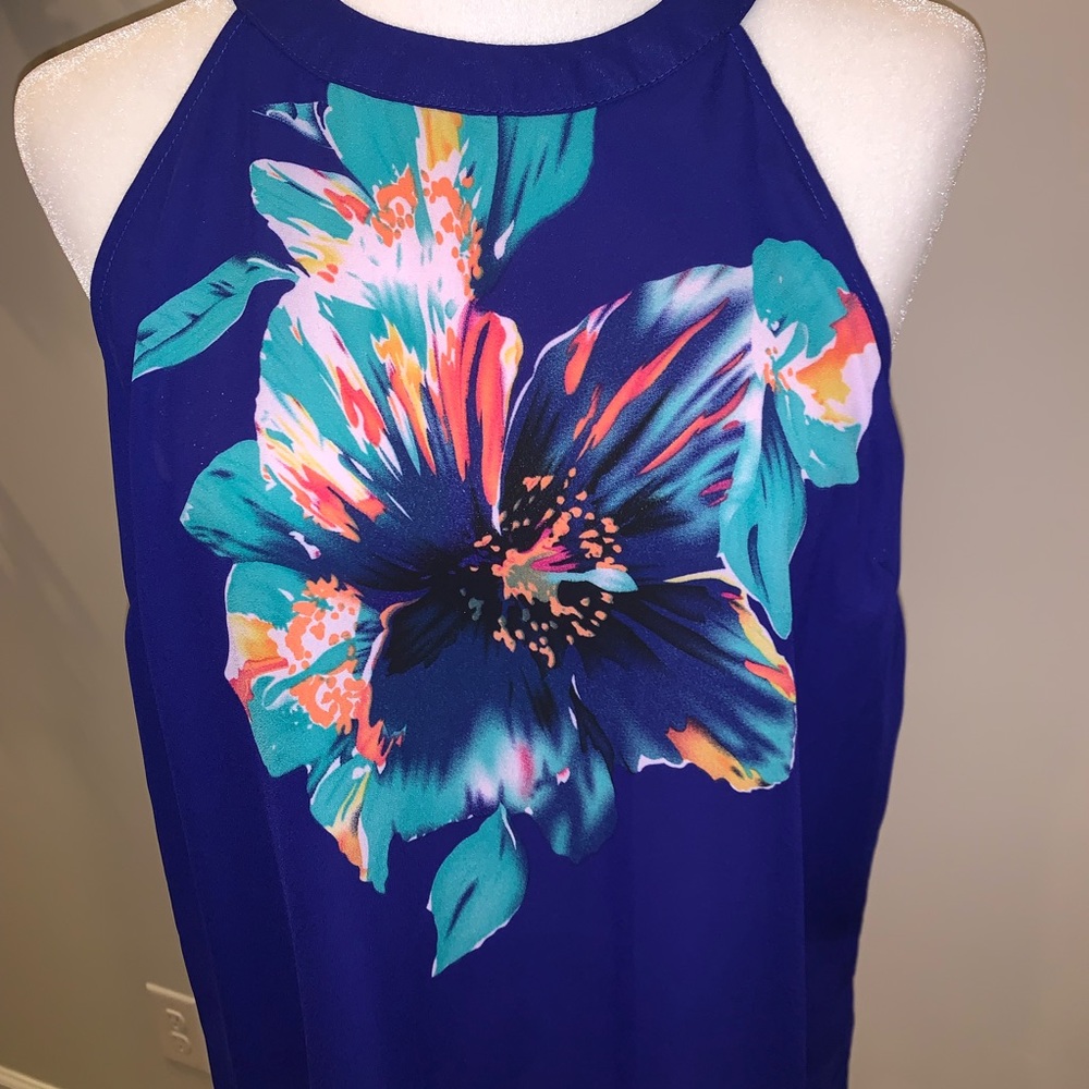 Blue Tank with Flower - Picture 2 of 4
